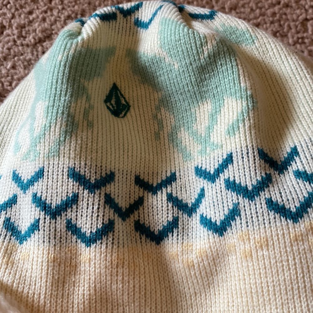 Volcom reversible beanie‎ - Picture 4 of 5